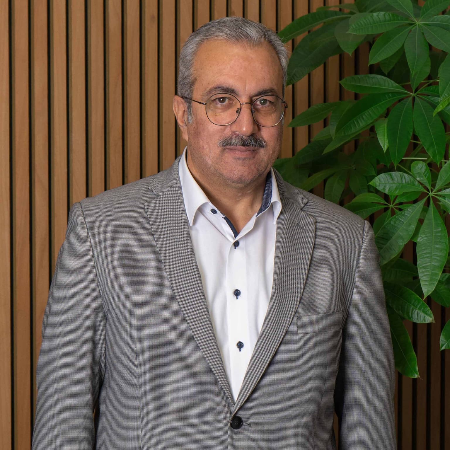 آقای مهندس احمد ابراهیمی